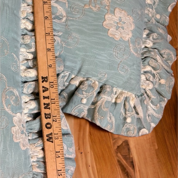 VTG Set of Two Floral Lace Square Decorative Throw Pillow White-Blue 13”x13” - Picture 3 of 11